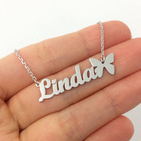 Collier pendentif personnalisé pour femme, motif papillon romantique, en acier inoxydable plaqué or 18 carats