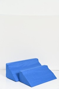 Perlengkapan terapi rehabilitasi untuk pasien cacat orang tua, bantal Flip segitiga, bantal penyangga pinggang busa, bantal punggung - Product Image 2