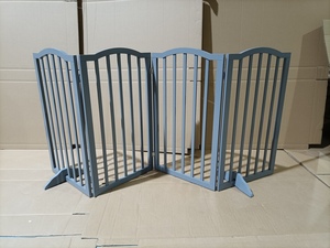 Valla Plegable Moderna de Madera Maciza de 4 Paneles para Mascotas con Cierre de Botón, Puerta Independiente para Perros, Valla para Mascotas para Escaleras y Hogar - Product Image 3