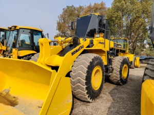 Chargeur sur pneus WA380-3 KOMATSU d'occasion de haute qualité à vendre Excellentes performances avec pompe à moteur à composants à noyau élevé - Product Image 5