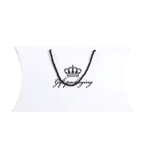 Boîte à oreillers en marbre personnalisée avec poignée en ruban pour l'emballage des extensions de cheveux, des perruques, des cadeaux, boîte en papier avec logo estampé et fenêtre transparente - Product Image 4