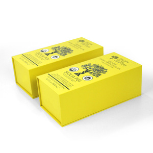 Boîte cadeau de luxe personnalisée avec logo, grand format, en carton rigide mat noir, pliable, recyclable, faite à la main, avec gaufrage et fermeture magnétique - Product Image 3