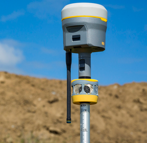 Base e Rover <span class=keywords><strong>GNSS</strong></span> RTK ad Alta Precisione R980 Ricevitore <span class=keywords><strong>GPS</strong></span> RTK con Controller TSC5 e Radio TDL450B - Product Image 3