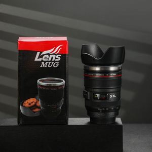 Mug en acier inoxydable noir, design objectif d'appareil photo, populaire et tendance, 24-105 mm, pour café, avec logo personnalisé - Product Image 1