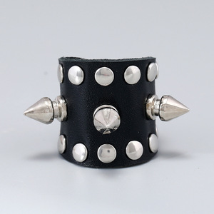 Anelli di moda da uomo Punk Rock all'ingrosso in vera pelle con rivetto in metallo accessori a punta in lega di zinco anelli da dito - Product Image 5