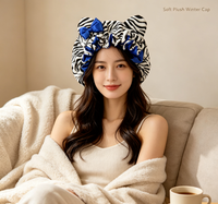 Bonnet de nuit doux à motif zèbre avec oreilles d'ours mignonnes et nœud bleu, doublure intérieure en satin, protection capillaire nocturne
