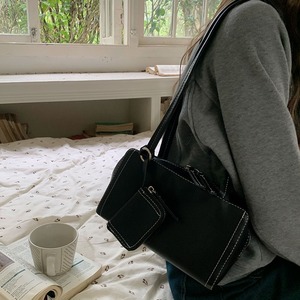 Bolso de Hombro Estilo Boston Negro con Cierre de Cremallera Antirrobo para Uso Diario, Bolso de Mano para Mujer - Product Image 2