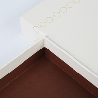 Coffret cadeau chocolat de luxe écologique avec impression UV personnalisé papier spécial estampage à chaud avec couvercle à base de carton emballage alimentaire