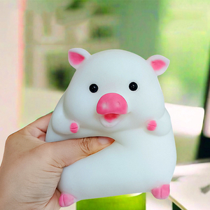 Adorable Juguete Blandito de Hámster y Cerdito de 11.5cm, Súper Elástico para Niños y Adultos, Regalo Antiestrés para Días Ajetreados y Tiempo de Relajación - Product Image 4