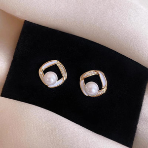 Orecchini a Perno Geometrici a Forma di Diamante per Donne, Eleganti Accessori per Uso Quotidiano e Feste - Product Image 6