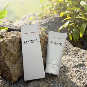 Mousse nettoyante rouge 200ml Korean Skincare Vegan Deep Cleaning Oil Control and Hydratation Face Wash - Product Image 4