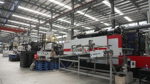 LYPALLETS Heavy Duty 48x40 4-Way Entry HDPE Reversible Plastic Palettes for Warehousing Storage - Product Image 4