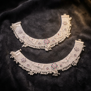 Bracelets de cheville argentés à la mode pour femmes (Payal) Accessoire religieux - Product Image 2