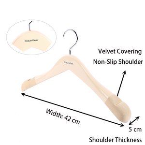 ไม้แขวนเสื้อผ้าสีเบจสีเบจสีเบจสีเบจโชว์โลโก้ได้ตามต้องการ - Product Image 5