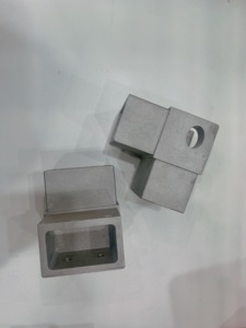 Elektrik dolabı profil derz döküm uygulaması için alüminyum alaşımlı evrensel köşe - Product Image 6