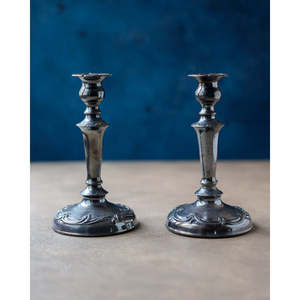 Bougeoirs Mirellas de style simple en aluminium et fer, couleur foncée, Sheffield, décoration d'intérieur, modèles pour mariages - Product Image 5