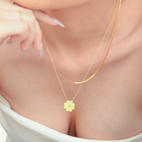 Collier double couche en acier inoxydable 18K 316L Lettres de cœur à la mode Zircon micro-infusé Fleurs à quatre feuilles Bijoux de mode