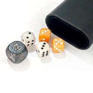 Vaso <span class=keywords><strong>para</strong></span> <span class=keywords><strong>dados</strong></span> de cuero negro, agitador de <span class=keywords><strong>dados</strong></span> de cuero con borde antideslizante, silencioso y portátil, <span class=keywords><strong>para</strong></span> <span class=keywords><strong>dados</strong></span> de backgammon y juegos de mesa - Product Image 2