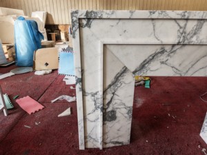 Cornice <span class=keywords><strong>per</strong></span> <span class=keywords><strong>Caminetto</strong></span> a <span class=keywords><strong>Carbone</strong></span> in Marmo Bianco Arabescato Levigato, Design Contemporaneo Personalizzato <span class=keywords><strong>per</strong></span> Appartamenti e Ville - Product Image 5