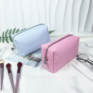 Sac de toilette pour femmes, nouveau produit tendance à <span class=keywords><strong>prix</strong></span> avantageux, sac de rangement cosmétique pliable en tissu polyester portable - Product Image 1