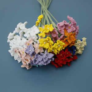 Bouquets exquis tissés à la main, fleurs artificielles en laine crochetées, hortensias colorés et artisanat textile décoratif - Product Image 1