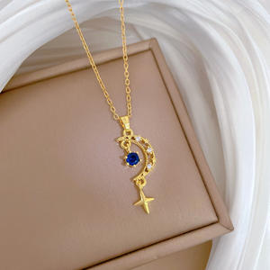 قلادة رومانسية جديدة على شكل قمر ونجمة زرقاء قلادة أنيقة من الماس بتصميم مجوف قلادة فاخرة من التيتانيوم الصلب - Product Image 2