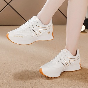 Chaussures pour femmes grandes tailles, nouvelles baskets en cuir respirantes, style coréen, semelle épaisse, décontractées, plateforme souple, chaussures de course, chaussures de papa - Product Image 2