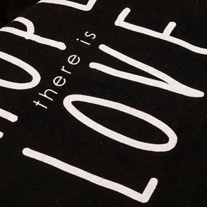 Sac à bandoulière en toile personnalisé avec logo estampé à chaud, grand sac fourre-tout en toile de coton noir - Product Image 4