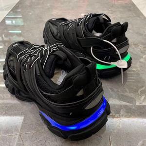 Chaussures de course à LED 3.0 de qualité supérieure, dernière tendance 2026 - Style féminin pour la course, chaussures décontractées vintage pour hommes - Product Image 5