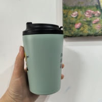 Tasse de sport isolée à double paroi en acier inoxydable de 12oz avec logo personnalisé tasse à café réutilisable écologique pour adultes visites en intérieur