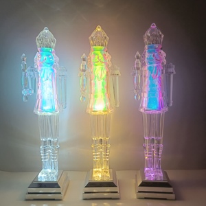 Nouveauté : Artisanat en acrylique fait main, Casse-noisette LED personnalisé, Soldat de Noël en acrylique - Product Image 1