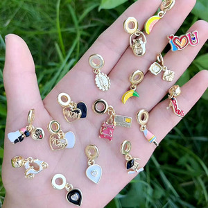 CZ8919 18k oro torre Eiffel e valigia smalto multicolore ghiacciato Banana coccinella doppia tripla cauzioni ciondoli ciondoli - Product Image 2