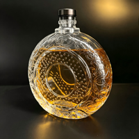 Bouteille en verre ronde gaufrée personnalisée en usine de 500 ml, motif en relief unique, bouteille en verre pour spiritueux, vodka, gin, tequila, whisky