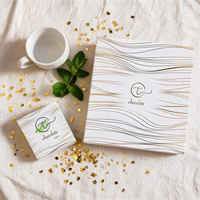 Boîte d'emballage en carton de qualité alimentaire imprimée sur mesure de luxe, boîte cadeau carrée écologique pour chocolat