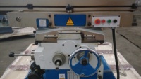 Machine de fraisage CNC verticale de haute qualité 2025, robuste, pour un traitement des métaux polyvalent et facile