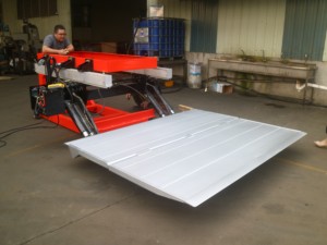 Plataforma Trasera Plegable para Camión, Personalizable, Capacidad de 2000 kg, Directo de Fábrica para Exportación - Product Image 1