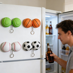 Llavero Abridor de Botellas Magnético Portátil con Forma de Balón de Fútbol, Tenis o Baloncesto, Diseños Multideportivos, Duradero - Product Image 4