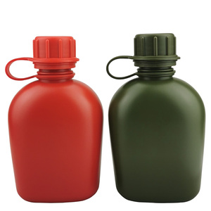 Muestra gratis equipo de defensa personal, botella de agua táctica para exteriores, cantimplora de PE de 1000ml con cubierta, venta al por mayor - Product Image 2