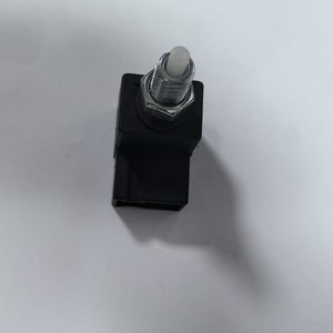 Brake <b>Light</b> <b>Switch</b> 938102-E000 938103-8000 93810-38-000 for Replace Repair Auto Brake Parts - Product Image 2
