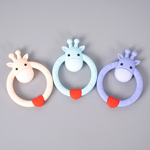 <span class=keywords><strong>Anneau</strong></span> <span class=keywords><strong>de</strong></span> <span class=keywords><strong>dentition</strong></span> pour bébé en silicone <span class=keywords><strong>personnalisable</strong></span> - <span class=keywords><strong>Anneau</strong></span> <span class=keywords><strong>de</strong></span> <span class=keywords><strong>dentition</strong></span> en forme <span class=keywords><strong>de</strong></span> girafe pour bébés - <span class=keywords><strong>Anneau</strong></span> <span class=keywords><strong>de</strong></span> <span class=keywords><strong>dentition</strong></span> en jouet souple - Jouet <span class=keywords><strong>de</strong></span> <span class=keywords><strong>dentition</strong></span> pour bébé - Product Image 4