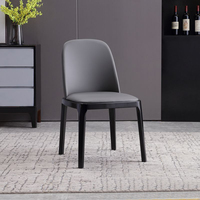 Chaise de salle à manger de luxe moderne nordique en promotion avec dossier, revêtement en cuir et pieds en bois massif pour hôtel et salon L055