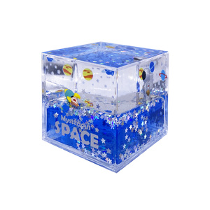 Cubi di plastica globo di neve Aqua liquido olio acqua fermacarte acrilico peso della <span class=keywords><strong>carta</strong></span> con fluente piccolo animale floater - Product Image 2