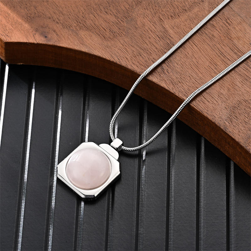 Collier à pendentif quartz rose