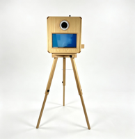 Photomaton vintage en bois avec écran tactile 15,6 pouces, anneau lumineux LED, hauteur de caméra réglable, impression instantanée pour mariage, fête, événement