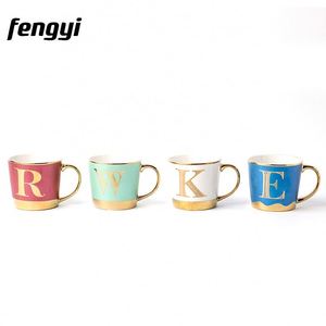 Tasses à café personnalisées en céramique bleue à fleurs, faites à la main, avec poignée dorée, pour maman - Product Image 3