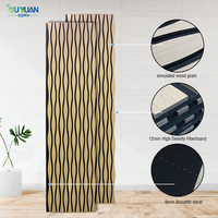Panneaux acoustiques décoratifs modernes insonorisants en MDF à lignes ondulées pour salon, studio, centre commercial, immeuble de bureaux