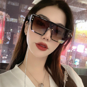 Nuevas Gafas de Sol Cuadradas de la Suerte UV400 de Moda con Montura Grande, Lentes Vintage para Mujer y Hombre, de Diseñador de Marca con Logo Personalizado y Degradado - Product Image 3