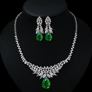 طقم مجوهرات كامل من HIBRIDE بتصميم جميل من HIBRIDE لحفلات الزفاف للنساء بسعر الجملة - Product Image 2