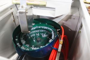 Automatische Mutter punkts chweiß maschine mit Vibrations platten zuführung, automatischer Vorschub - Product Image 3
