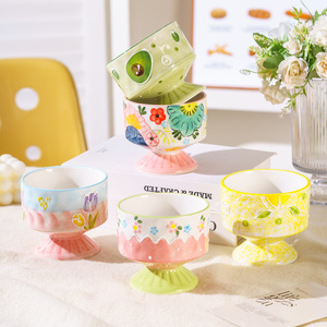 Caneca de Cerâmica com Padrão Floral Pintada à Mão Estilo Japonês, Linda e de Alto Valor, para Café da Manhã no Escritório, com Pé, Presente Artesanal - Product Image 3